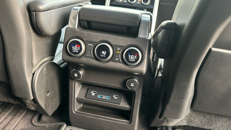 Land Rover Discovery 3.0 SD6 HSE Luxury 5dr Auto Diesel Station Wagon